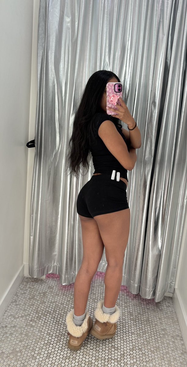 AuralA77's tweet photo. FWB 💋 https://t.co/azG4SzHw0S