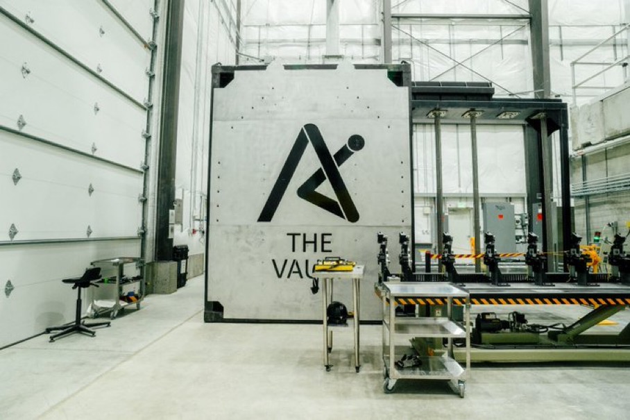 JoeTegtmeyer's tweet photo. Making a fundamental change in a reactor's primary fuel after the reactor design is "completed" is not a decision that is done lightly nor without some short-term challenges.

@AaloAtomics did just that & the implications of that tough decision may position this company for accelerated growth with lower costs paired with a mature fuel supply chain that will become a major competitive advantage in the next few years.

Here is a brief discussion about this significant change, what the rationale was, & how this will power Aalo reactors and Aalo Pods for many years to come.