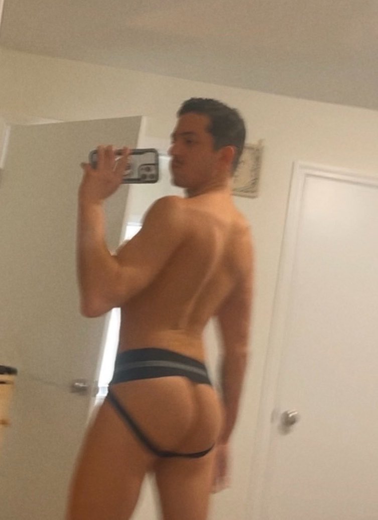 fireballsack's tweet photo. ⛓️ https://t.co/0NjCEwh4ab