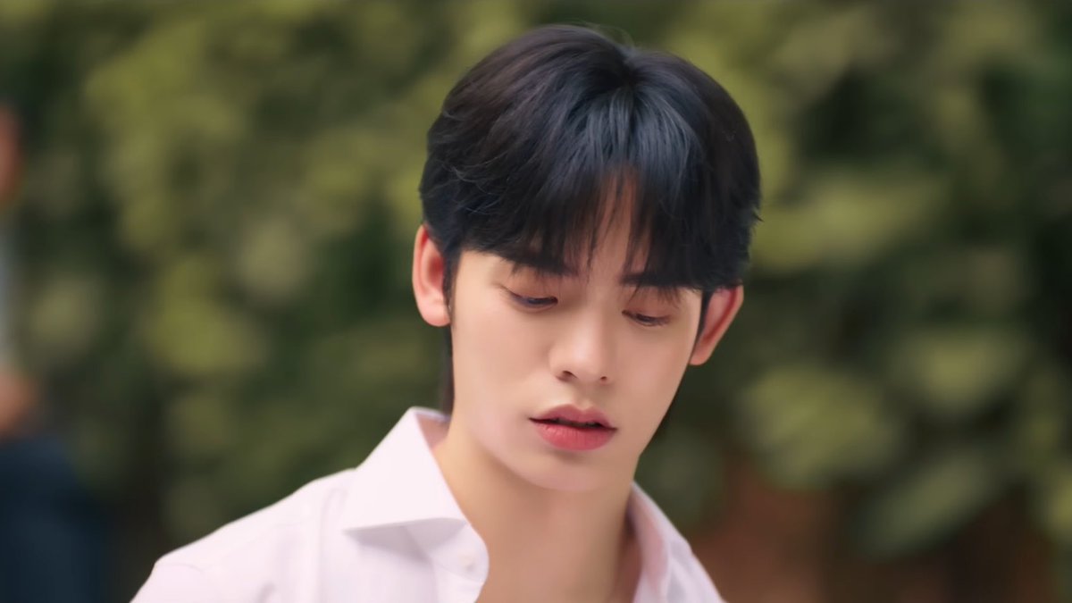 eeqlanwoil's tweet photo. กูไม่เข้าใจไอ้จ๋ายสักอย่าง สวยขนาดนี้บอกงี่เง่า😭🫵🏻 https://t.co/4pekJv02Ko