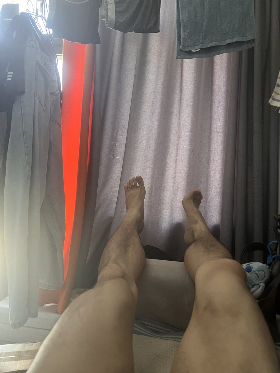 aron_got_u's tweet photo. #top #s #feet #feetworshi̇p #肌肉猛男 #肌肉 https://t.co/XCGGoZ1a7n