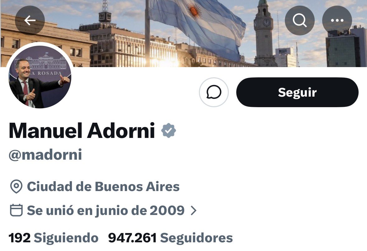 Joepsi's tweet photo. Hola @elonmusk para avisarte que le tenes que sacar el tilde gubernamental a la cuenta de @madorni.

Ya no es mas funcionario, lo tuvieron que echar por ser tan tilingo de andar comprandose teles y jueguitos con las tarjetas de empleados estatales https://t.co/6WkFxU3As8
