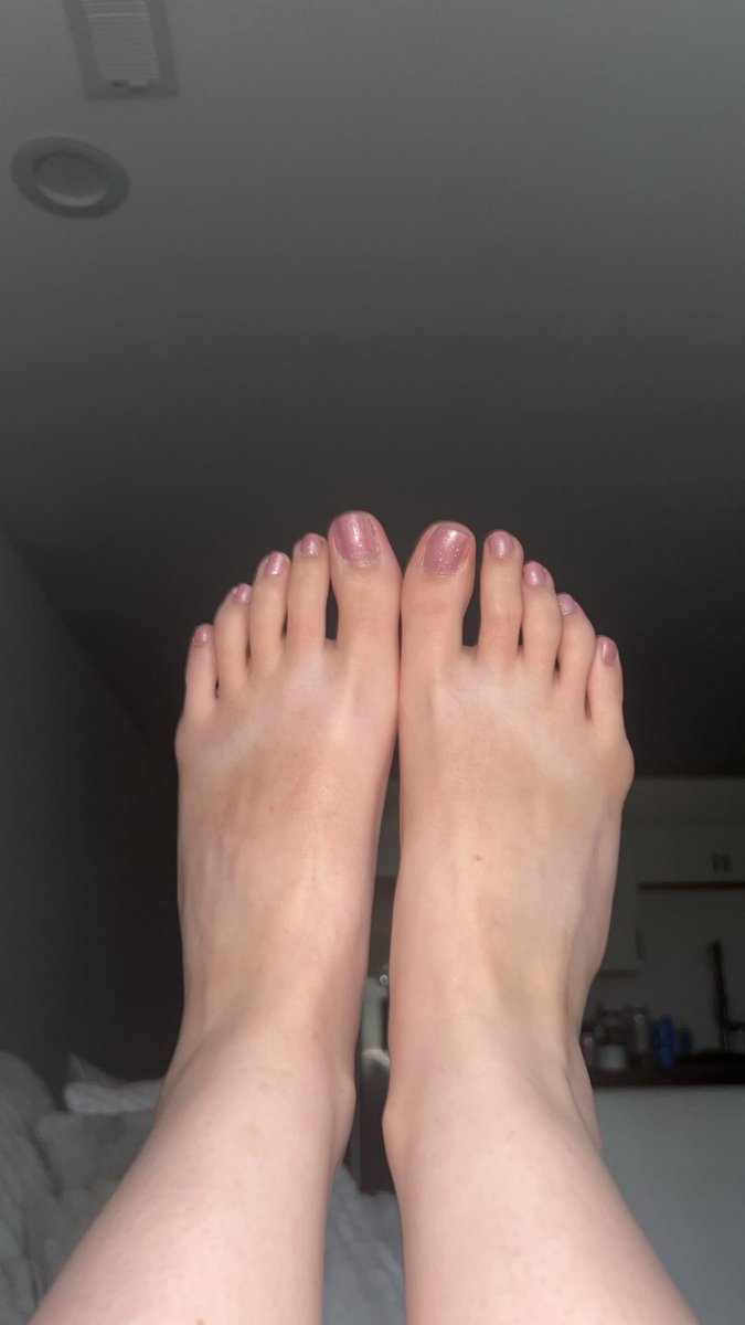 SoleUncommon's tweet photo. My birthday’s tomorrow and I need a new pedicure😬
Send birthday wishes and gifts🫦
Venmo: soleuncommon
Feet finder: Soleuncommon 
#feet #feetfetish #birthday #gift https://t.co/0bg7j5vIxG