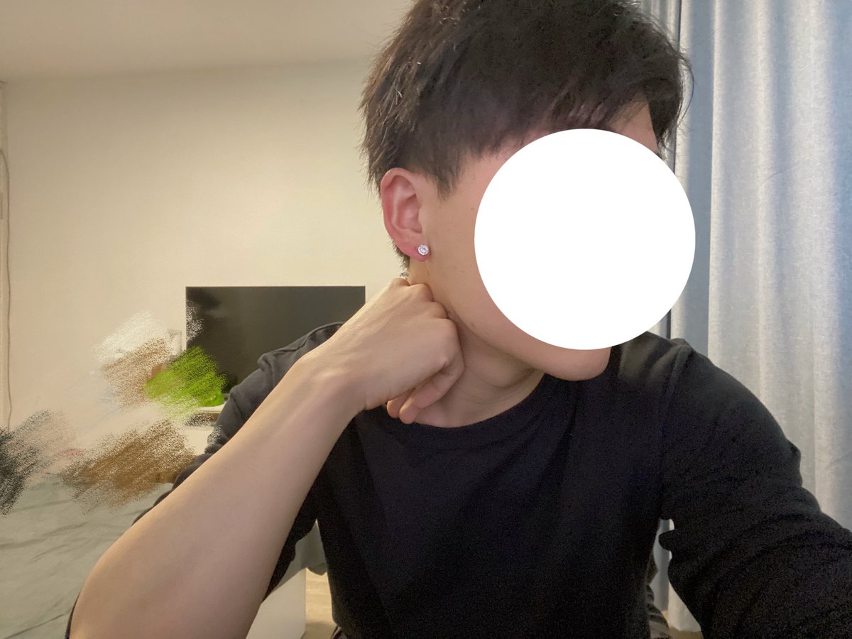 KA9264931's tweet photo. 特喜欢女款bulingbuling的耳钉
但是我不打耳洞
有木有可以改夹戴式的，求分享链接🙏🏻
类似👇🏻 https://t.co/yXH69YGGha