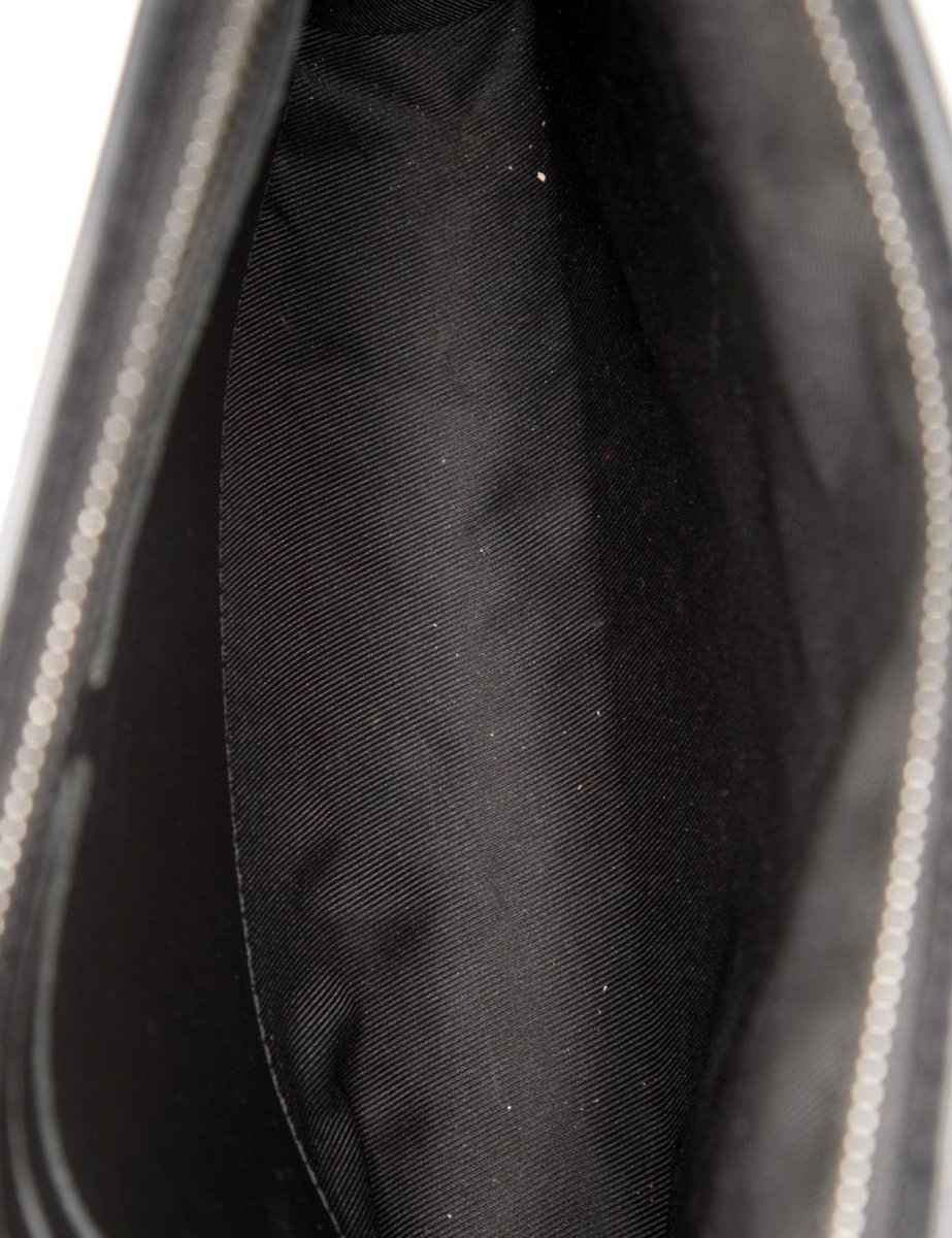 ReusedMx's tweet photo. Bolso de mano para hombre Louis Vuitton
✨de $18,000 a $17,000 https://t.co/C1BDt4GgbX