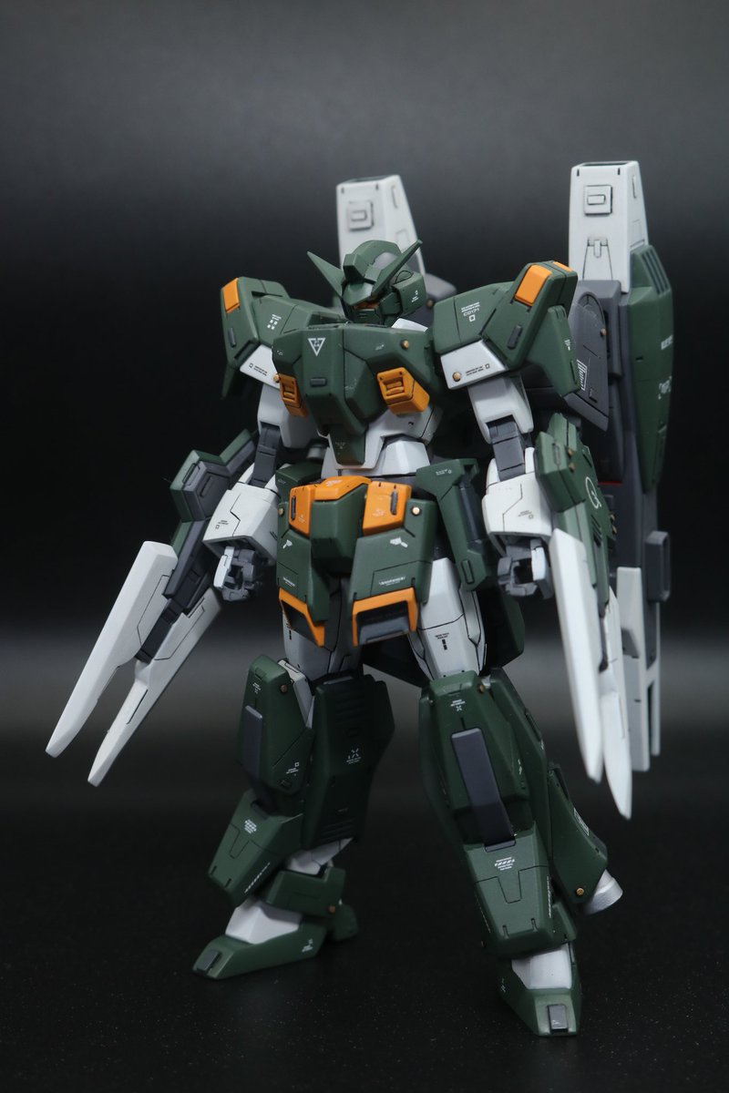 hiroharu49's tweet photo. #サイレントエアー

私はこれを使ってこれを作りました。
Gパーツさんのサイレントエアーです。
臭いはかなり抑えられるので、室内塗装でも安心です✨ https://t.co/bn8C3q5kfs