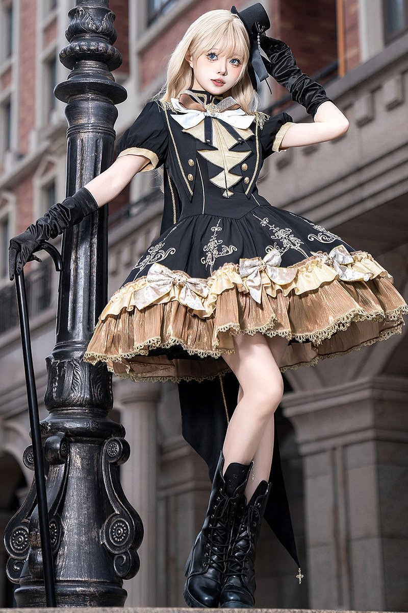 Belchic7's tweet photo. 🖤👑ゴールドプリンス軍服ドレス👑🖤 https://t.co/s2Avw9OiGP