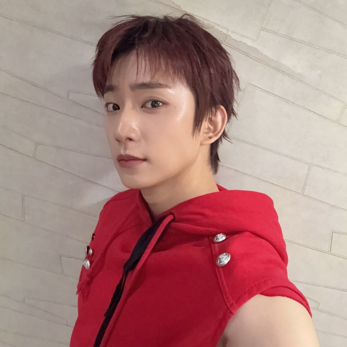 ddudinidaa's tweet photo. 플로집 업데이트 돼서 프사 저장할 수 있게 됐습니다~
얼른 저장하러 가세용 https://t.co/j0uZWngi2u