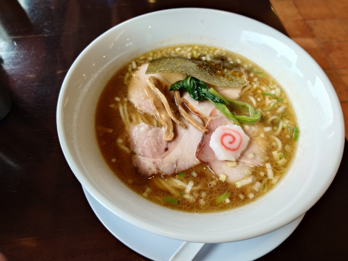 kpspanda1's tweet photo. (´～｀)ﾓｸﾞﾓｸﾞ今日のお昼は「俺たちのラーメン ちょび吉２」さんの「スーパージンジャー塩」いただきます。もう生姜！すんごい生姜！ https://t.co/4zx1US3PhN