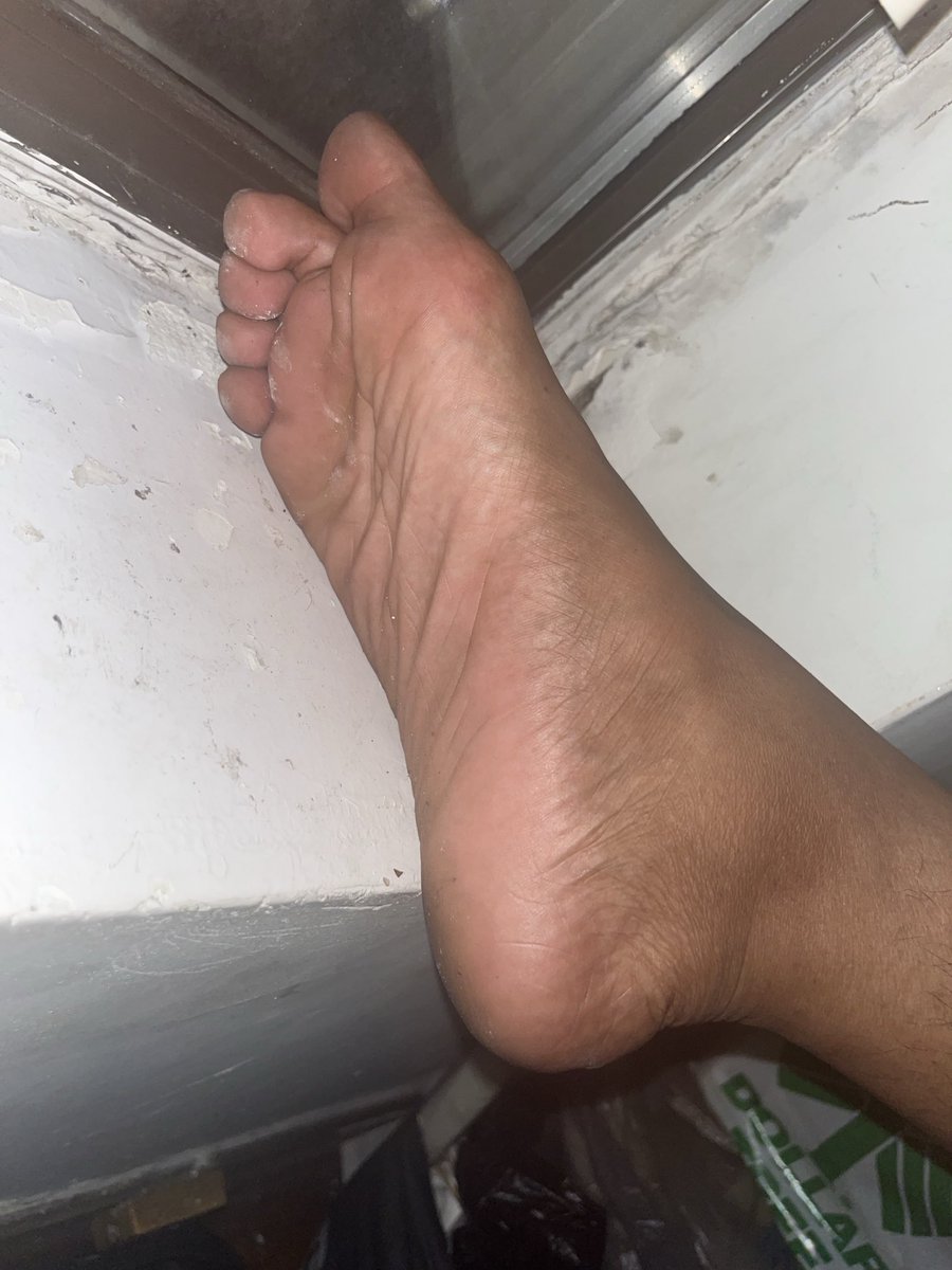 Master15Miles's tweet photo. Here’s a fucking dawg batty f@g n yo face now that u smile n saw them there a size 9.1/5 big as fuck on a lil boy body straight masculine Zigga needs yo cash now so pay up now for more fun n playtime 🌭🍦 #alphafeet #cashmaster #cashpigs #masterfeet #feetworship #findomfeet 🦶🏼👣 https://t.co/BjmTuGpNBO