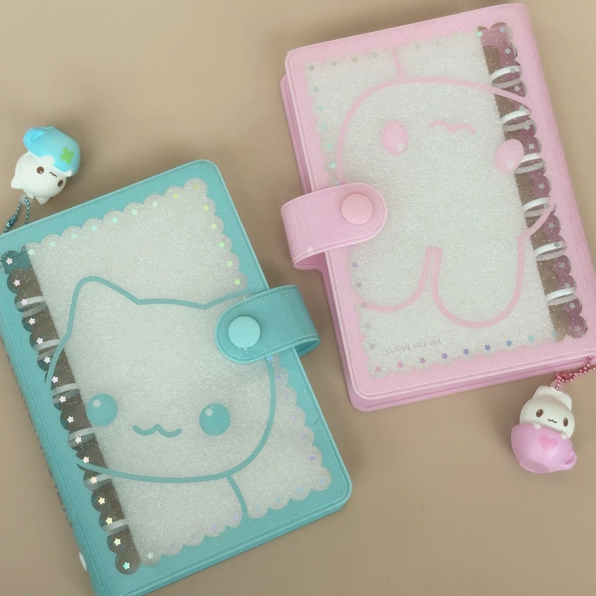 MERING_JP's tweet photo. マシュマロズのぷにぷにキーホルダー付きA7バインダーが新登場💞キーホルダー単品も同時発売!

🗓 7月4日(土) 20:00〜
メリング公式オンラインショップにて発売開始✨

SPINNS各店舗でも7月4日(土)より順次お取り扱い予定です! https://t.co/s6MzZ8lHO6