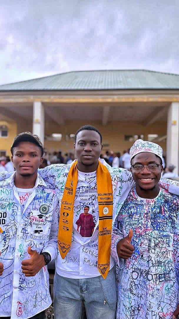 ATMCONNECTTV's tweet photo. Congratulations Adio 🎉❤️, Federal university of oye ekiti student union 001.

May God continue to be with you. 
May the path ahead be smooth.

#ogbeniadio #atmconnecttvreport ,#signout #fuoye https://t.co/g4ZnXF2I9m