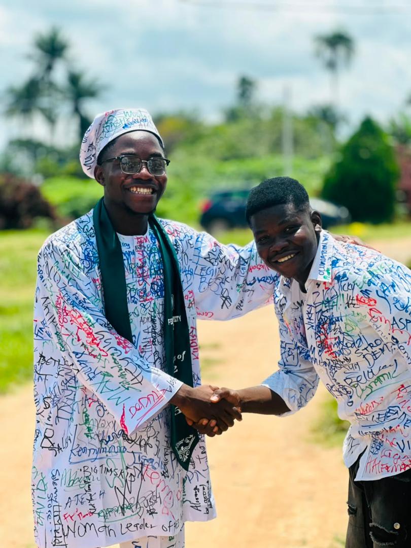 ATMCONNECTTV's tweet photo. Congratulations Adio 🎉❤️, Federal university of oye ekiti student union 001.

May God continue to be with you. 
May the path ahead be smooth.

#ogbeniadio #atmconnecttvreport ,#signout #fuoye https://t.co/g4ZnXF2I9m