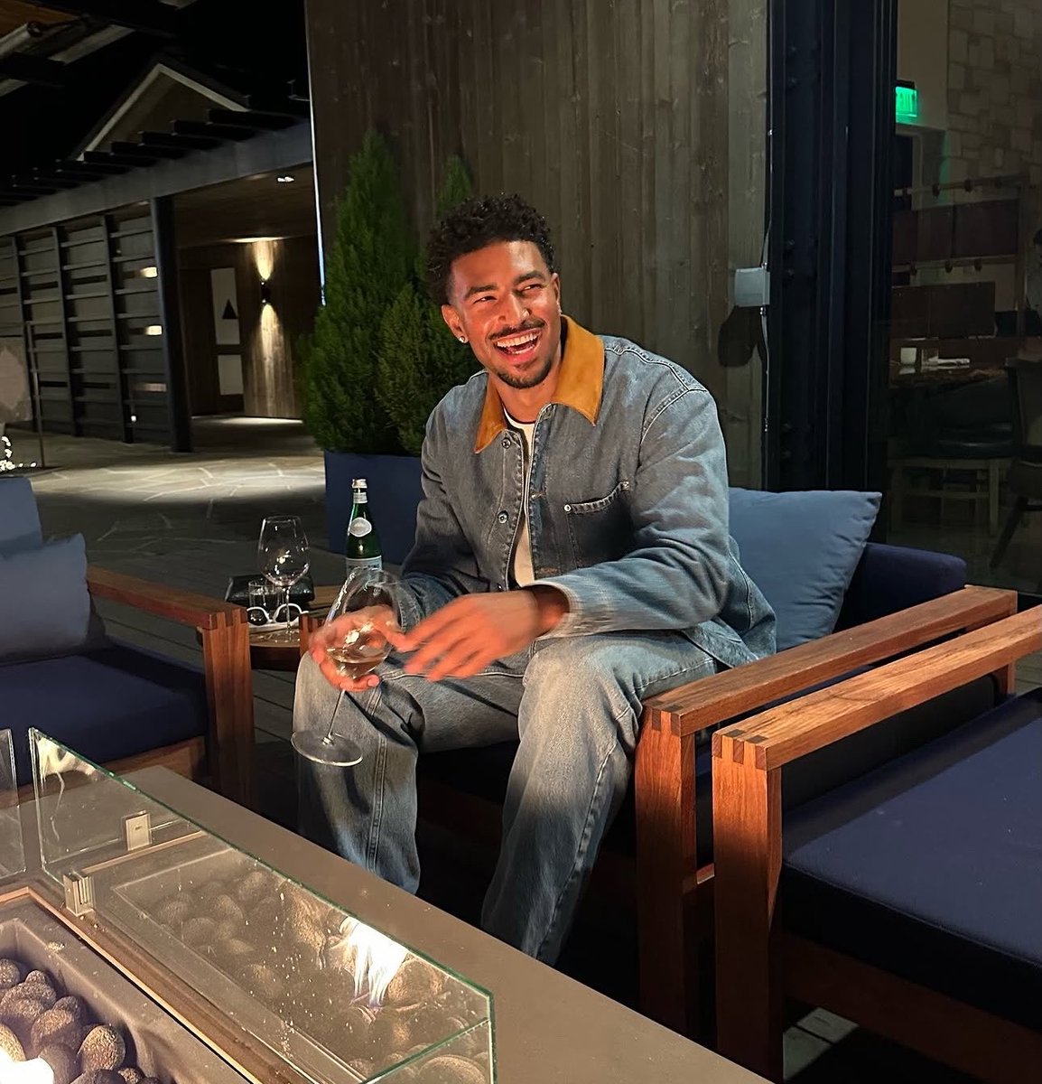 NBAWAY0FFS's tweet photo. Just realized the Lakers now have BY FAR the most attractive player in the NBA on their roster.

We won free agency easily. https://t.co/N3zMhG6nQe