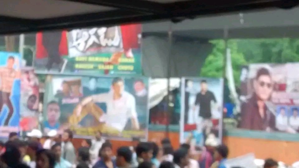 _Pokiri2497's tweet photo. 19-09-2014 AAGADU 🔥🔥 Vizag sangam https://t.co/IWCCfB16kC