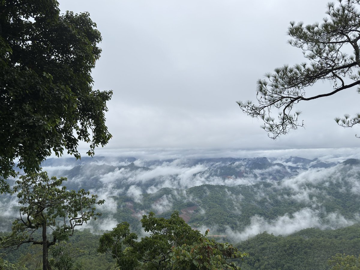 Jussstony2's tweet photo. Just arrived in Pai parked the car now having a stroll around town. 

Can’t describe the scenery on the way here, if I ever disappear you’ll find me in a small village up this way 🤩

A couple of sites to see whilst here before heading north east tomorrow morning ✌️❤️🇹🇭 https://t.co/tG0UsruI7Z