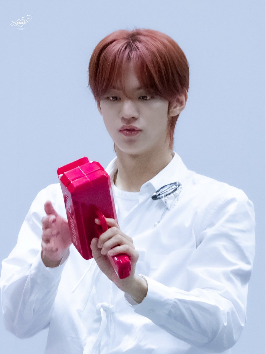 dhcfmc's tweet photo. 260702 横浜 요코하마

 😳💸

#도훈 #투어스 #DOHOON #TWS https://t.co/hgMUSoZH4e