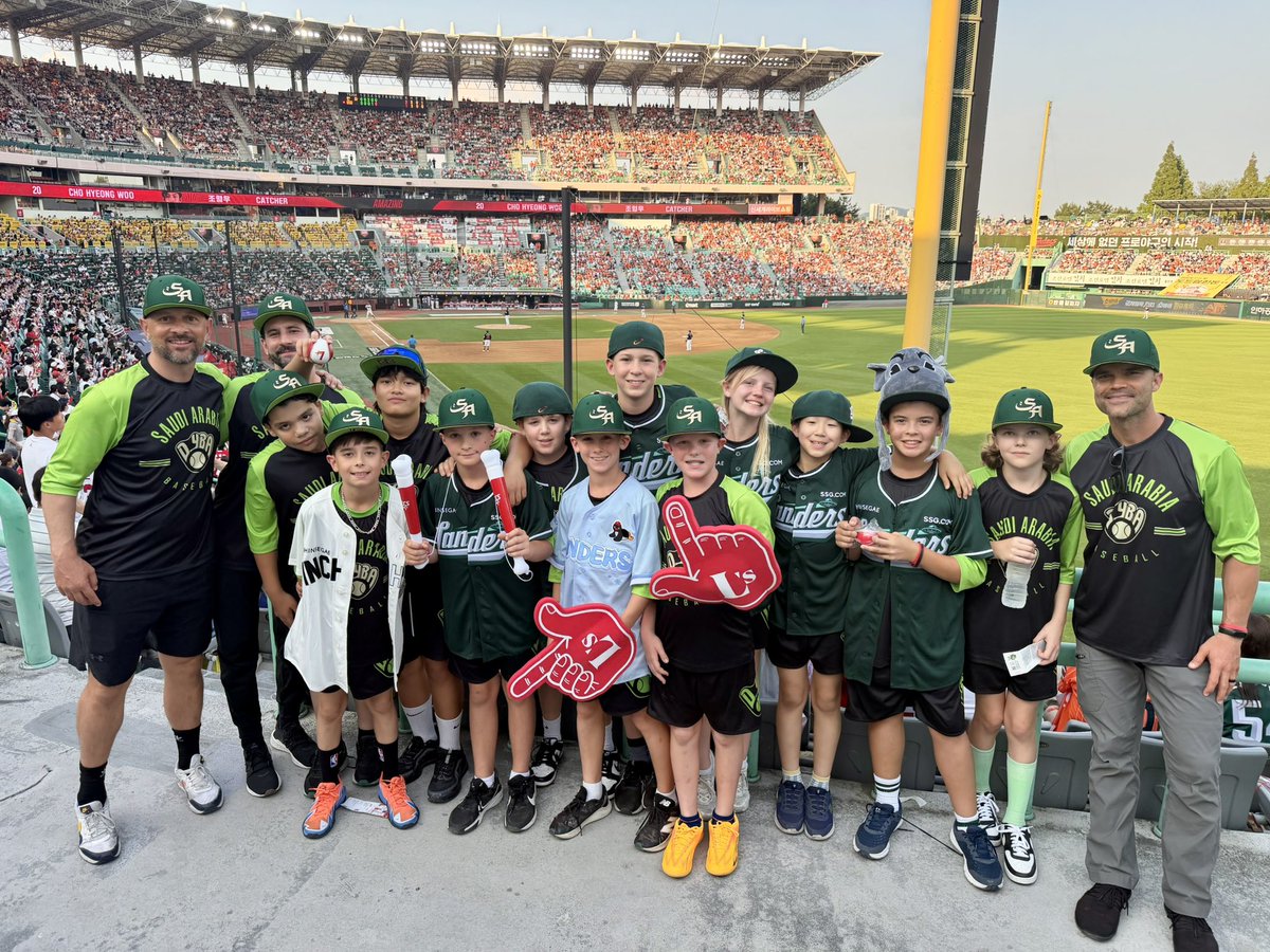 thereidbaseball's tweet photo. Baseball is full of lessons. Team bonding night at Hanwha Eagles vs. SSG Landers KBO game. Privilege to watch “Korean Monster” Hyun-jin Ryu — KBO legend, MLB All-Star, Cy Young runner-up. To study his preparation. His craft. His compete. So much to learn by observing greatness. https://t.co/WD2phFIRT0