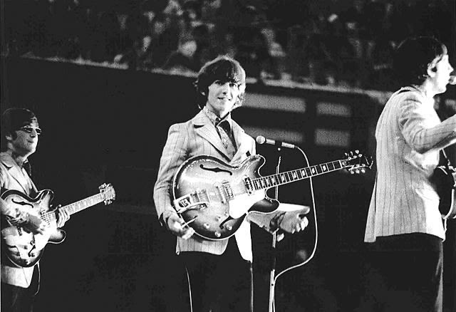 peterlanee's tweet photo. The Beatles performing at the Budokan on July 2nd, 1966 🇯🇵

The final 2 shows in Tokyo took place 60 years ago today, sadly neither were televised. Rare case of John wearing sunglasses while performing 🕶️ https://t.co/3c3WuMS4ql