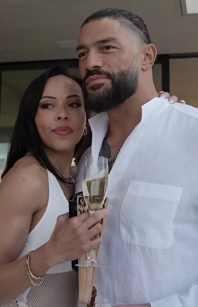 _RElGNSSECTION's tweet photo. Roman taking Galina outside with him ❤️ https://t.co/etvoHqS7m9