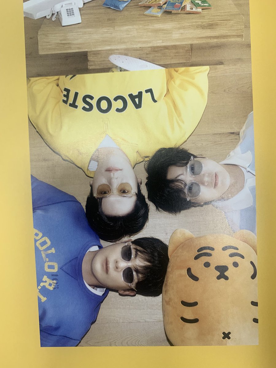 Xingfudemao10's tweet photo. 7월3일에 받는 라뷰1기 키트라니 ㅜㅜㅜㅜ 나 너무 감동 됨  진짜 하나같이 다 예뻐🫶🏻💕💕 https://t.co/BQclg5eQfu