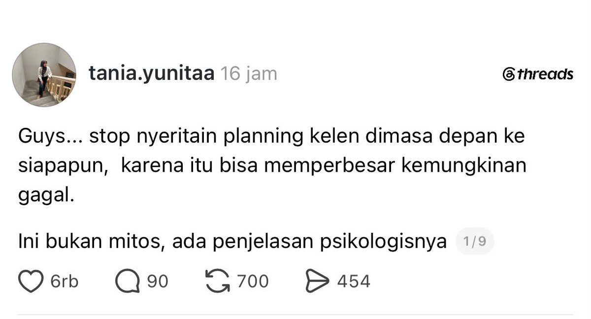 Naivarian tweet media
