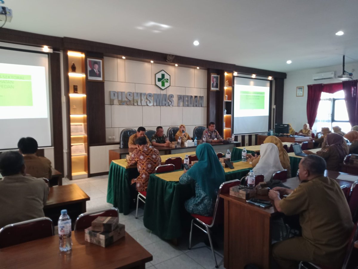04_pedan's tweet photo. Bati Komsos Koramil 04/Pedan Peltu Agus Subroto menghadiri kegiatan Pertemuan Lintas Sektoral Bidang Kesehatan Kec. Pedan bertempat di Aula Puskesmas Pedan.
#Kodim0723Klaten
#Korem074Wrt
#KodamIVDiponegoro https://t.co/VWjmG9Z6aZ