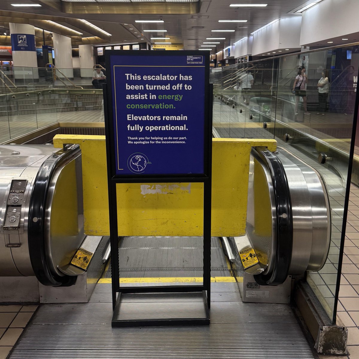 EndWokeness's tweet photo. Escalators in NY are now being turned off to "conserve energy"

Welcome to the 3rd world https://t.co/qCXM9Am6XK