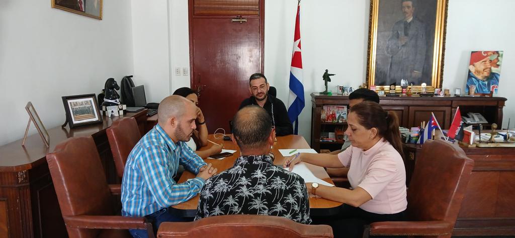 Yojaniers's tweet photo. Convocado por el Tribunal Supremo Popular hoy celebramos el Concurso Oposición para Plazas de Jueces Profesionales.
Seguimos sumando buenas personas.
@Oscar_CubaTSP @habana_tpp https://t.co/kmilMWGabA