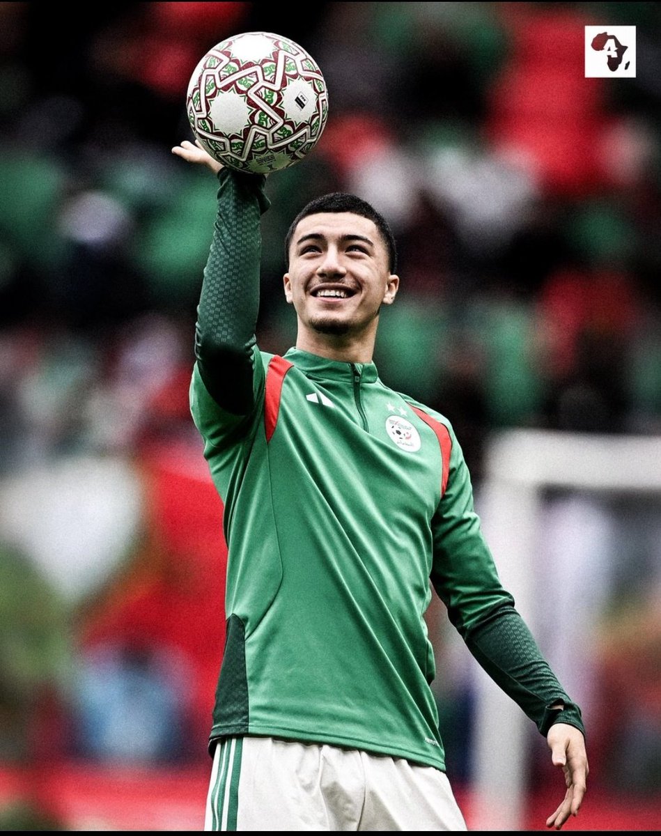 MessiahYaniss16's tweet photo. On oubliera jamais ta Coupe du monde légendaire où t'étais le seul a nous donner des frissons dès que tu touchais la balle. https://t.co/QEGRfKhegC