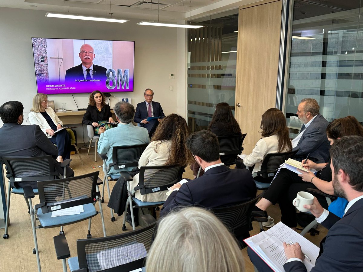 ONUMujeresMX's tweet photo. Hoy albergamos la reunión de la Mesa de Cooperación Internacional para la Igualdad de Género en México, Copresidida por las Embajadas de Australia y Uruguay, de la que ONU Mujeres se honra en ser la Secretaría Técnica.

En la reunión se presentó el Informe de las actividades realizadas bajo la gestión de 🇦🇺 y 🇺🇾.

Reconocemos el compromiso de la cooperación internacional para trabajar por todos los derechos para todas las mujeres y agradecemos la asistencia de integrantes de la Mesa 🇩🇪🇨🇴🇨🇱🇪🇸🇫🇷🇮🇪🇮🇹🇳🇴🇳🇿🇳🇱