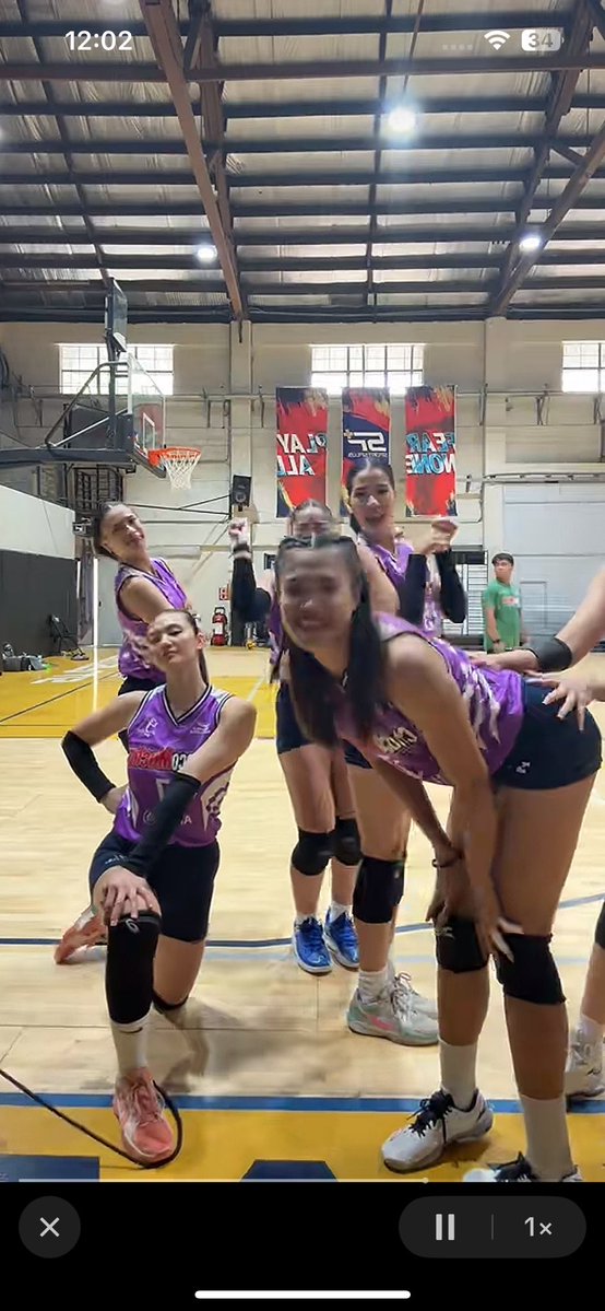 dearvolleyverse's tweet photo. HAHAHAHAHA ITO PA💜🍫

pasensya na sa quality, pangit talaga kapag bagong post hehe https://t.co/498DCL5jF6