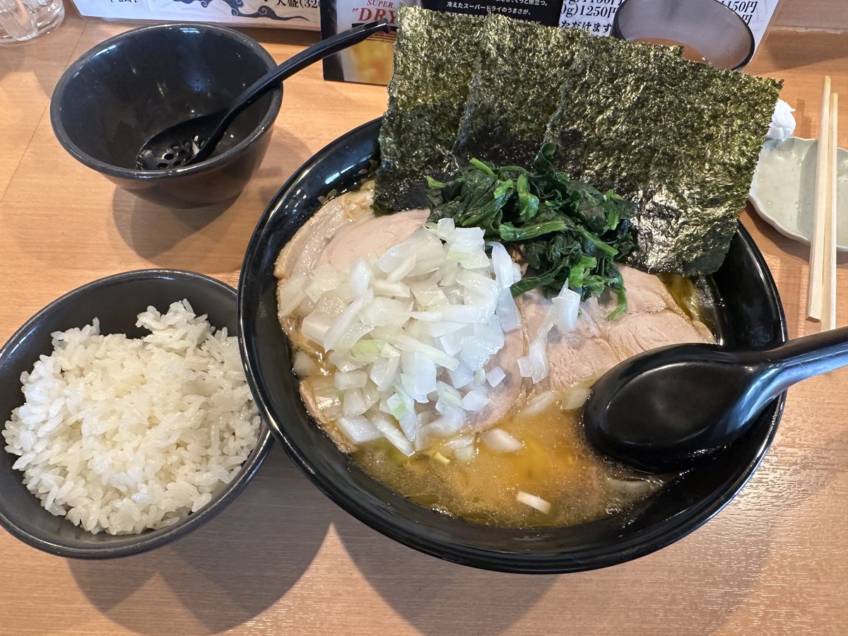flu__x's tweet photo. 麺家瀧@米沢市相生町@_menyataki_ 
豚骨醤油チャーシュー麺大盛ｶﾀﾒｵｵﾒﾀﾏﾈｷﾞ半ﾗｲｽ
至福のひと時🤤ｺﾞﾁｿｳｻﾏﾃﾞｼﾀ🙏 https://t.co/btRRcxY7J1
