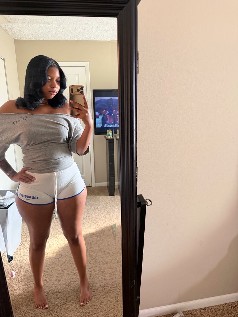 ericalanee_'s tweet photo. hi https://t.co/zKMdhPBfqX