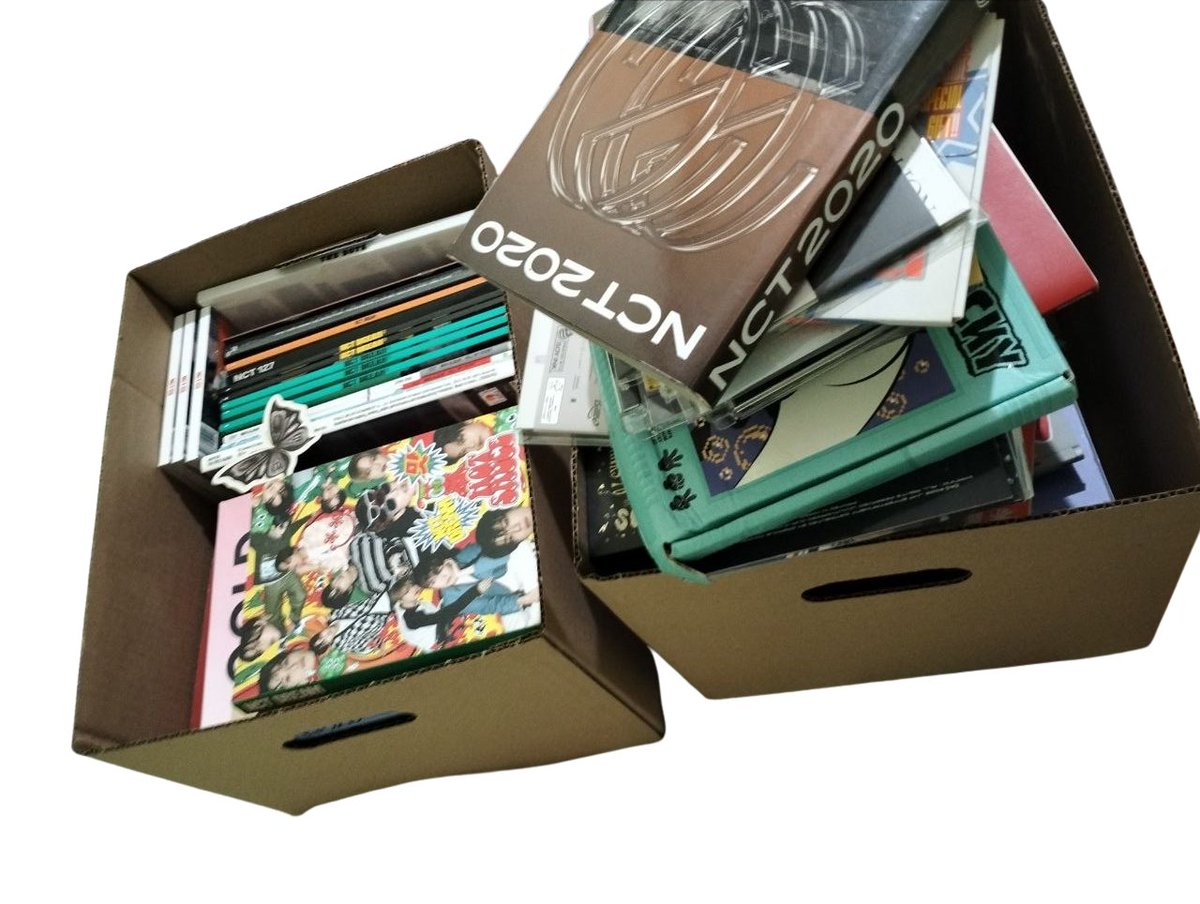 mei2oo's tweet photo. wts lfb 2 boxes of sealed and unsealed kpop album
ALL ALBUMS ARE COMPLETE INCLUSIONS WITH PC

☆ mostly nct, itzy with others such as svt, bts, izone, etc

price: 10k + sf
mop: gcash, any other bank
loc: metro manila / laguna
mod: sdd (lalamove, grab, or angkas), jnt direct, spx https://t.co/haOzqcPPCc