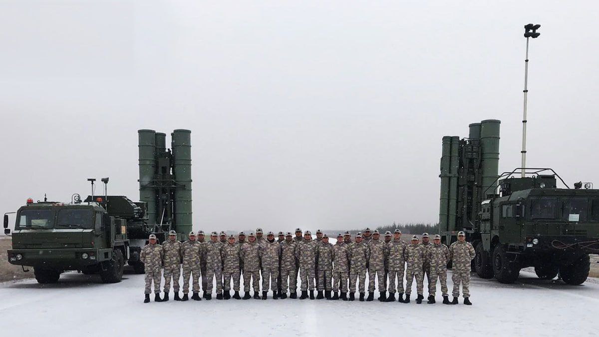 TheDeadDistrict's tweet photo. Turkish S-400 🆚 Ukrainian ballistic missile 

Yesterday, during his livestream, Mark Feygin shared an interesting piece of news. According to him, Ukrainian ballistic missiles were allegedly tested in Turkey against Turkish S-400 air defense systems. https://t.co/CRTZvSQHni
