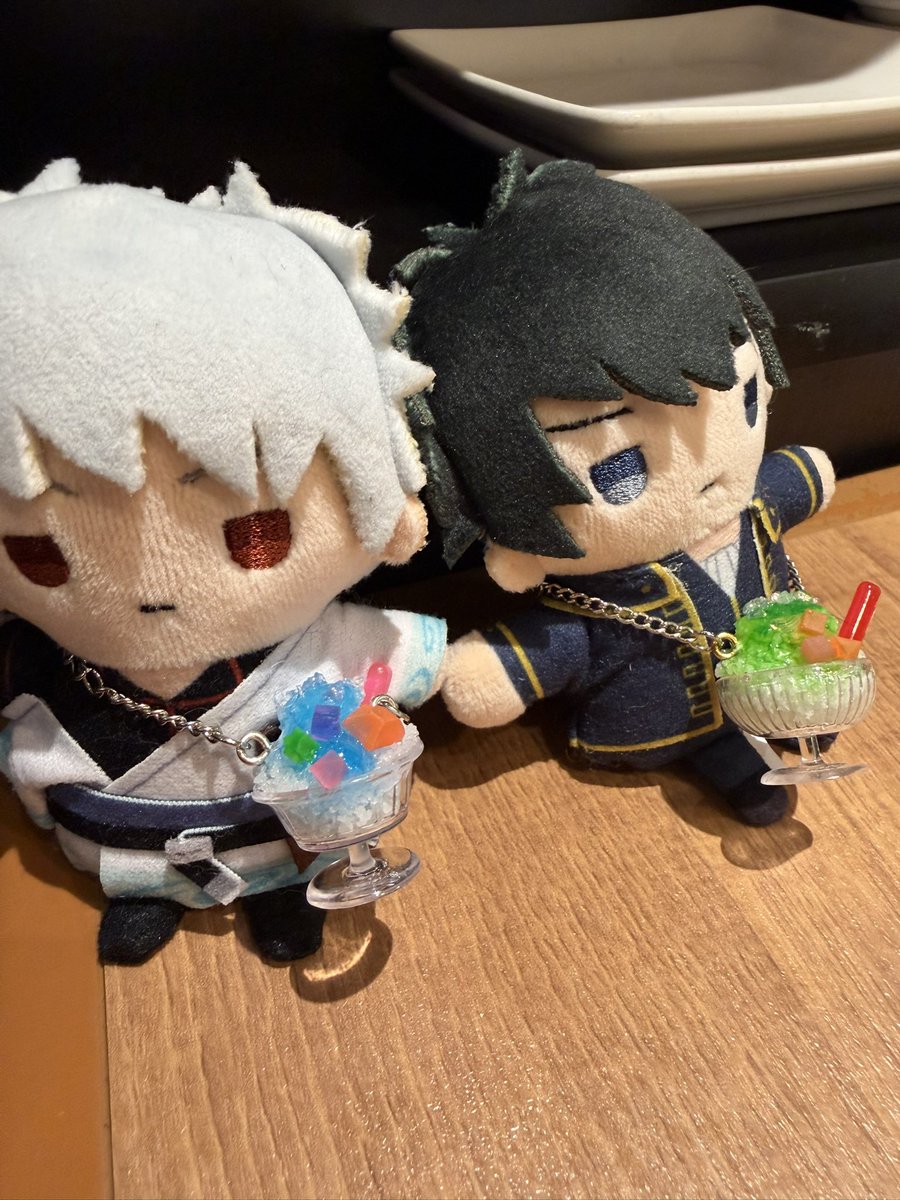 sutorota's tweet photo. 君たちかき氷かわいいねぇ https://t.co/MHZWtEmqk1