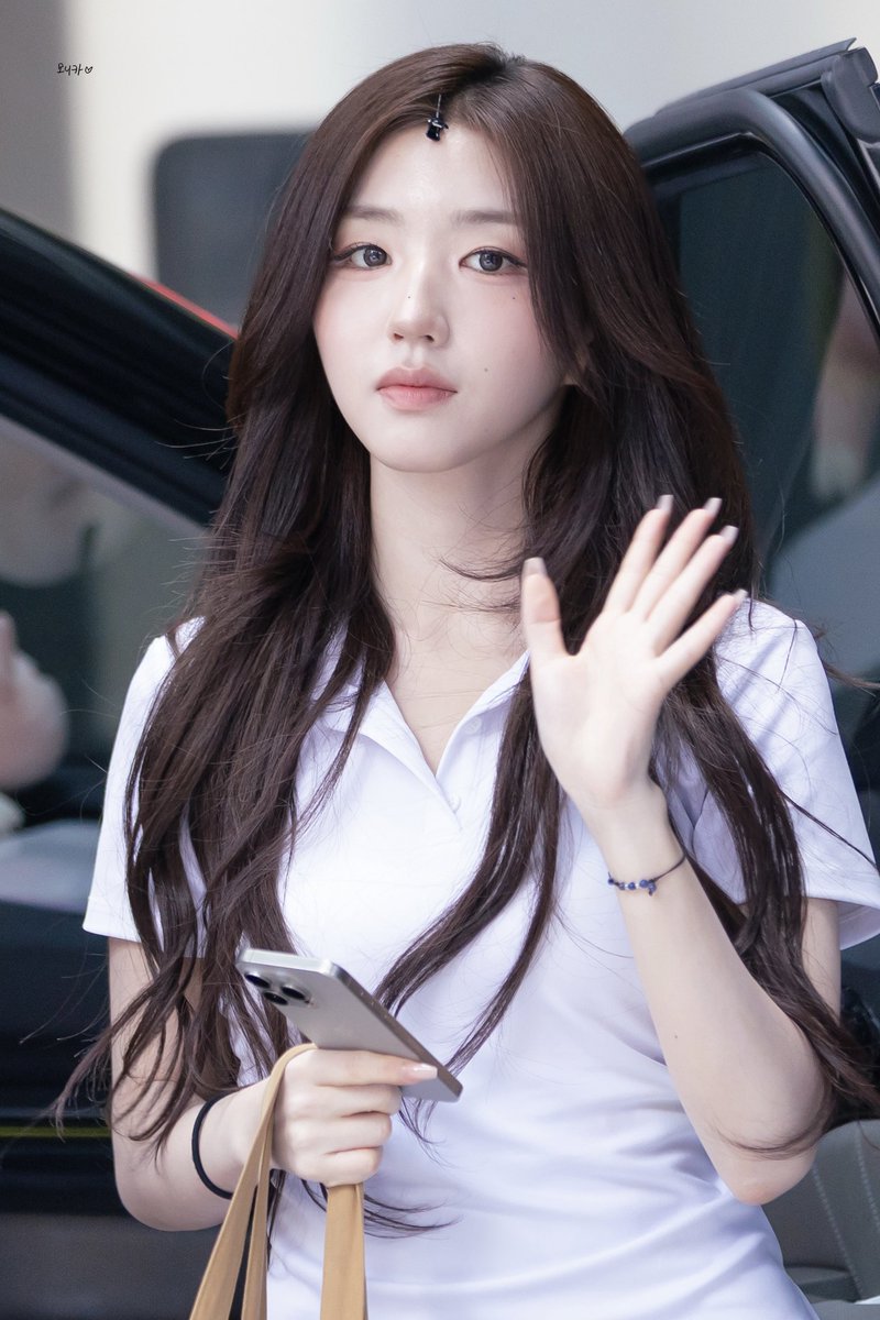 monica_HSY1419's tweet photo. 260628
👋
#tripleS #트리플에스 #소현 #Sohyun https://t.co/uAQEChaz98