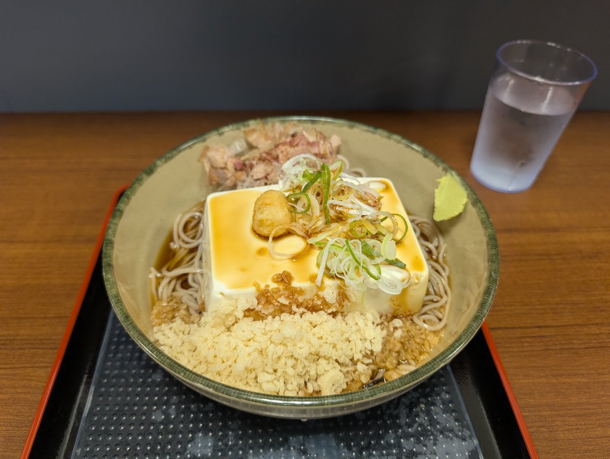 Satosyumei's tweet photo. 箱根そばの夏の風物詩「豆腐一丁そば」 https://t.co/2REbRup4gz