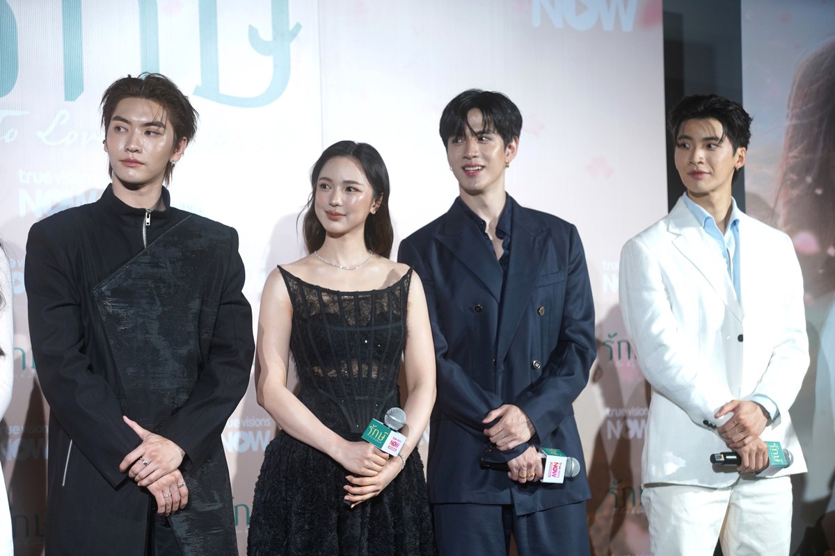 SuperstarnewsTH's tweet photo. “ฟิล์ม-บัว” นำทีมเปิดตัว “รักษ์” ซีรีส์เสิร์ฟรักอบอุ่น
เริ่ม 6 ส.ค.นี้ ทาง TrueVisions NOW

เปิดตัวอย่างเป็นทางการท่ามกลางบรรยากาศอบอุ่น สำหรับซีรีส์เรื่อง “รักษ์” จาก บริษัท สกรีนชอท จำกัด ของผู้จัด-ผู้กำกับ ชุดาภา จันทเขตต์ และผู้จัด ก้อง-ปิยะ เศวตพิกุล ณ เมเจอร์ ซีนีเพล็กซ์ สุขุมวิท (เอกมัย) โดยจับคู่พระนางสายฝีมือ ฟิล์ม-ธนภัทร กาวิละ และ บัว-นลินทิพย์ สกุลอ่องอำไพ มาร่วมถ่ายทอดเรื่องราวความรักความผูกพันครั้งแรก พร้อมแท็กทีมนักแสดง ปอนด์-พลวิชญ์ เกตุประภากร, บอส-ชัยกมล เสริมส่งวิทยะ, คารีสา สปริงเก็ตต์, นีญ่า มากีลา และ แคนดี้ สุภาภัสสร์ ผลเจริญรัตน์ เติมเต็มทุกมิติของความรักให้สมบูรณ์ 

ภายในงานฯ นอกจากทีมนักแสดงจะได้ร่วมพูดคุยความรู้สึกที่ได้เป็นส่วนหนึ่งของโปรเจกต์ รวมถึงเบื้องหลังการทำงานแบบรัวๆ  2 ผู้จัด ชุดาภา และ ก้อง-ปิยะ เปิดใจเล่าถึงจุดเริ่มต้นและความตั้งใจในการสร้างสรรค์ซีรีส์เรื่องนี้ให้เป็นอีกหนึ่งผลงานที่เข้าถึงหัวใจของผู้ชมทุกเพศทุกวัย 

โดยฟิล์มเผยว่า “เป็นครั้งแรกที่ได้ออกมาทำงานนอกบ้าน ได้เจอนักแสดงใหม่ๆ ที่ไม่เคยร่วมงานกันมาก่อน รวมทั้งพี่ชุพี่ก้องด้วย ดีใจและก็ตื่นเต้นมากๆ พวกเราทุกคนทั้งทีมงานเบื้องหน้าเบื้องหลังตั้งใจกันมากๆ และฟิล์มเชื่อว่า ‘รักษ์’ จะเป็นซีรีส์ที่ทำให้เราได้รู้จักความรักในแง่มุมใดแง่มุมหนึ่งจากหนึ่งเหตุการณ์หนึ่งความรัก ไม่ใช่เฉพาะรักแบบคนรัก แต่เรื่องนี้จะมีรักของครอบครัว พ่อแม่ พี่น้อง เพื่อน อยากให้ติดตาม” 
ด้านบัวเสริมต่อ “ซีรีส์จะเริ่มต้นความรักแบบหนุ่มสาวตั้งแต่มัธยม ด้วยความที่เรารักกันมากๆ แต่ก็จะมีเรื่องที่ทำให้ต้องแยกจากกันไปจนได้กลับมาเจอกันอีกครั้ง เป็นเรื่องราวความรักความเสียสละที่บัวคิดว่า น่าจะทัชใจคนดูตรงที่แต่ละคนจะเข้าไปอยู่ในตัวละครใดตัวละครหนึ่ง และจะได้เห็นถึงวิธีคิดมุมมองต่างๆ เชื่อว่าทุกคนจะได้ทั้งยิ้ม หัวเราะ และร้องไห้ไปด้วยกัน เริ่ม 6 สิงหาคมนี้”    

ติดตามซีรีส์เรื่อง “รักษ์” ทาง TrueVisions NOW เป็นอีกหนึ่งซีรีส์ที่น่าจับตามอง กับการรวมตัวของนักแสดงต่างเจเนอเรชัน พร้อมเรื่องราวที่จะชวนทุกคนร่วมค้นหาความหมายของคำว่า “รัก” ไปด้วยกัน ทุกวันพฤหัสบดี เวลา 19.00 น. เริ่มสตรีมวันแรก 6 สิงหาคม 2569  

#รักษ์Presscon 
#รักษ์ 
#ToLoveandCherish 
#TrueVisionsNOW