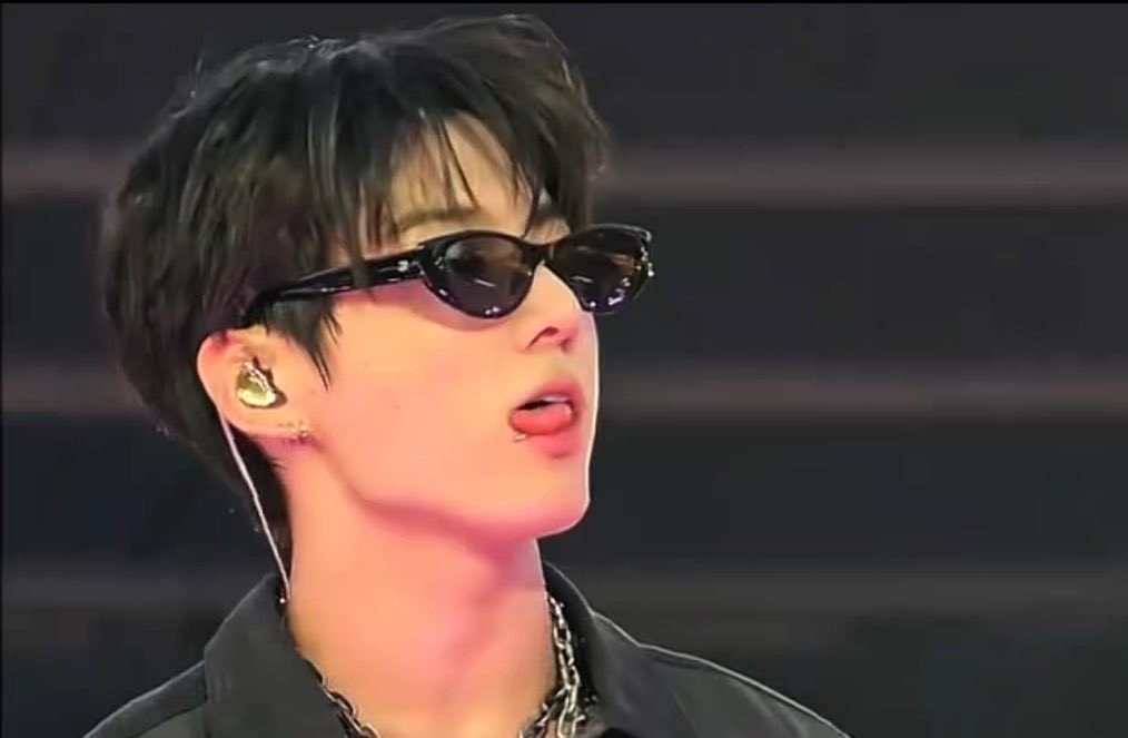 staerrafic's tweet photo. his best look from this era im sick https://t.co/nEiAbAr7Lk