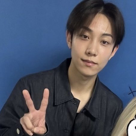 terjemahinRYUL's tweet photo. 얼굴 미쳤네(pos)

#률 #RYUL #롱샷 #LNGSHOT https://t.co/7i2Cgilca8