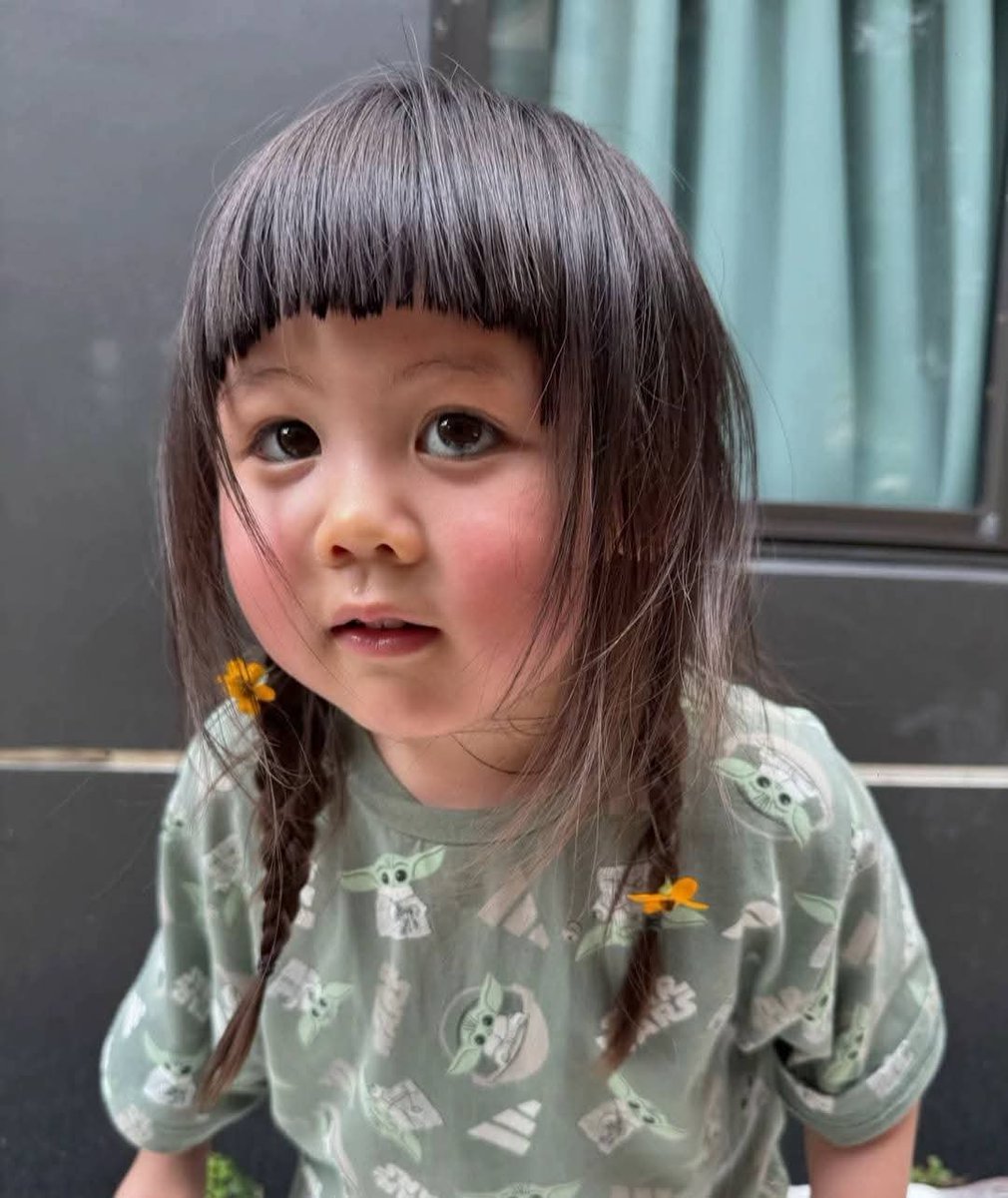 Tiishatiinz's tweet photo. เสื้อเกล รองเท้าใคร 😁🥰
น่ารัก แก้มแดงเลยลูก❤️

#แอบิเกลตอนเด็ก #abigail 
#ลูกแม่ชมพ่อน็อต #เจ้เกล 
#ชมพูอารยา #แอบิเกล https://t.co/UfKRjBwjKf