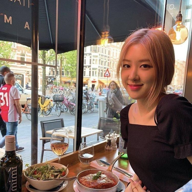 hankposie's tweet photo. with you. 🖤 https://t.co/fDC2ucK7on