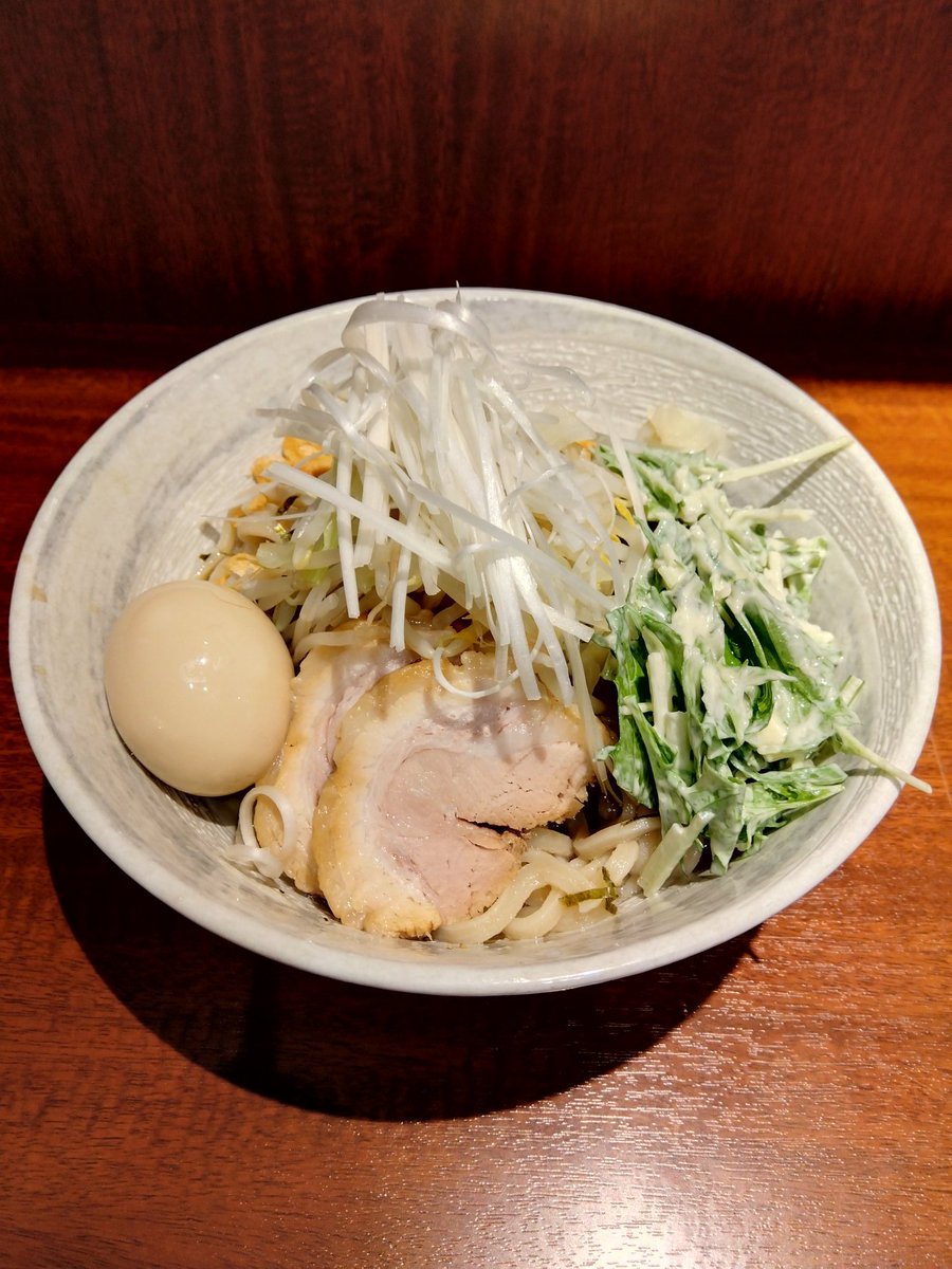 libra1001ah's tweet photo. 麺屋づかちゃん　港南台店
限定C　冷や塩レモン🍋
🥚🙇

限定トッピングのシャキシャキの
水菜マヨがとても良く合います🙆
オススメです👍
おかわり野菜がまた冷えてて
最高でした🤩🤩
いつも美味しい一杯に感謝😋
ごちそうさまでした✨✨
＃麺屋づかちゃん https://t.co/d04kx83P2v