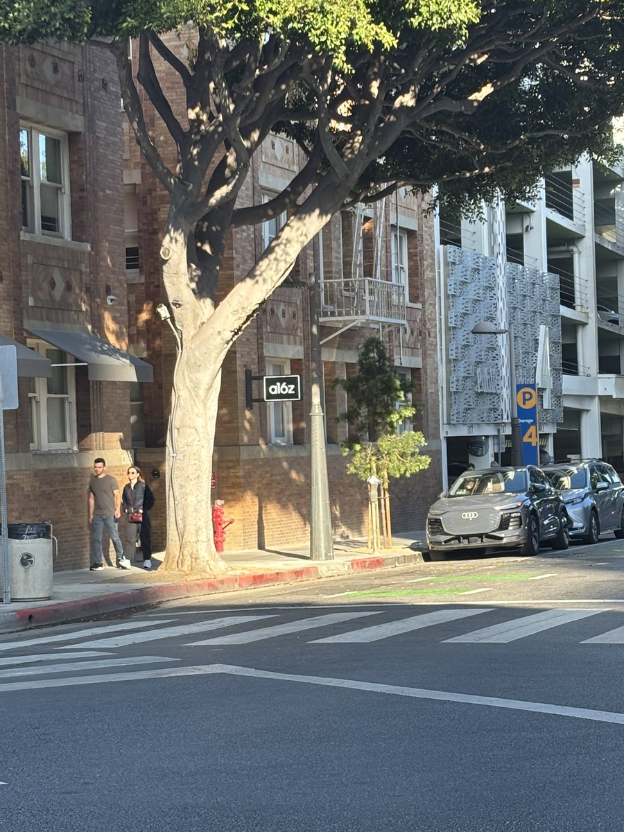 raed_r43's tweet photo. Quick side mission in LA https://t.co/zfPzKcIOuk