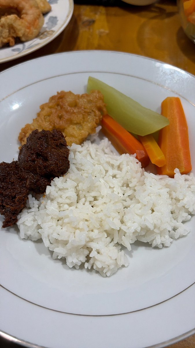 endaheend's tweet photo. Makan pas anak2 tidur 😜 https://t.co/adUJyQa54J