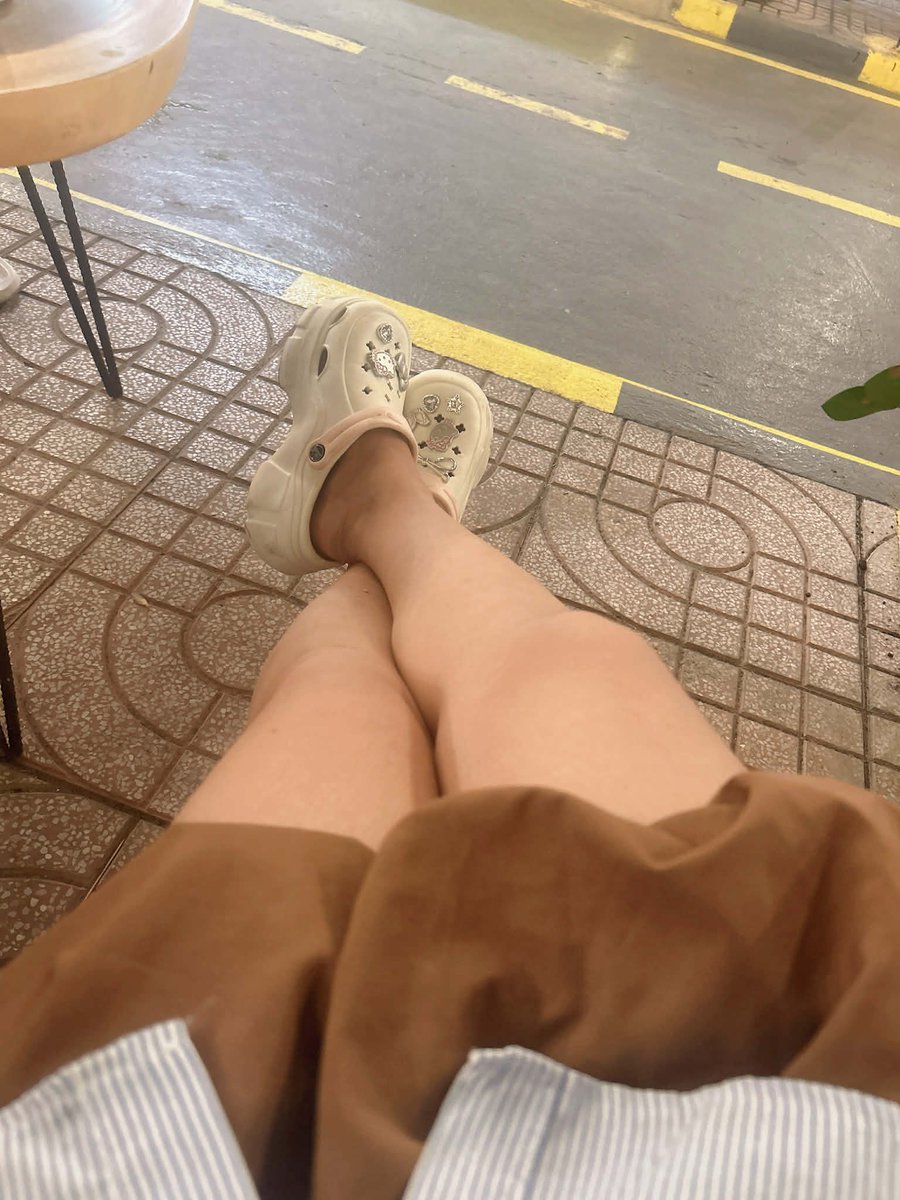 ling_2205's tweet photo. Mỏi chân quá, cần chó liếm chân cho mis
Tụi súc vật nhìn thấy như này chắc muốn rỉ con mẹ nó rồi nhỉ kkkk https://t.co/jbUepKdVfk