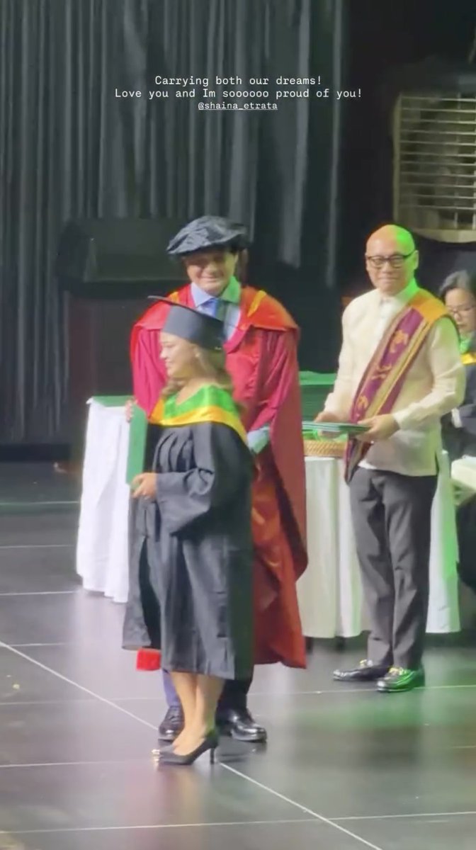 psngayondigital's tweet photo. ‘1 DOWN, 7 MORE TO GO’ 🎓

Ibinahagi ng former Pinoy Big Brother (PBB) housemate na si Shuvee Etrata na napagtapos niya ng kolehiyo ang kanyang kapatid na si Shaina. https://t.co/J2GjdcWRxH