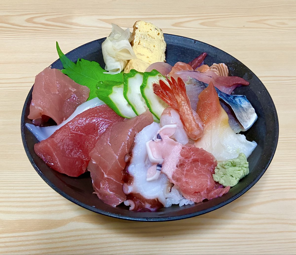 poke_phabbit's tweet photo. 能登 珠洲市のえんむすびーち

色々とタイミングが良かったので遠征
他にも素敵な看板やオブジェなど色々あった
近くのお寿司屋さんも旨し https://t.co/S3aHGmveAI
